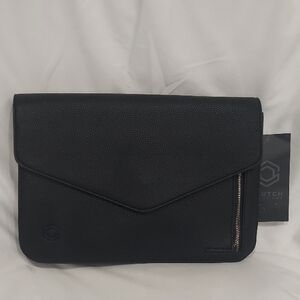 Black Convertable Clutch with Zipper Detail